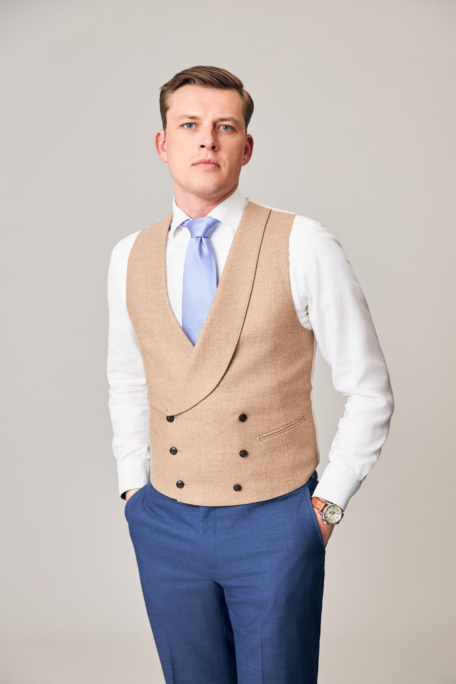 Bram Wikkerink — castingfoto, kostuum met gilet